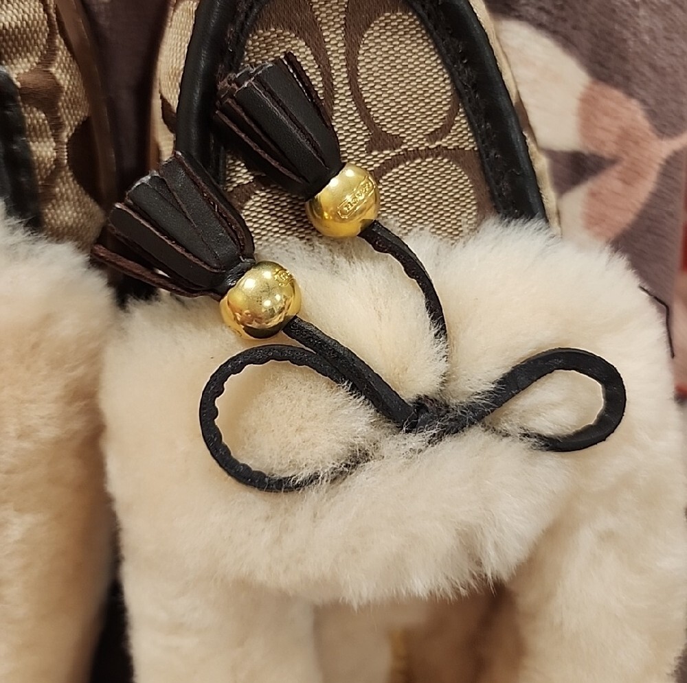 Coach Beige Shearling-Trim Logo Moccasins with Black Tassel Sz. 8 Excellent - Picture 4 of 9